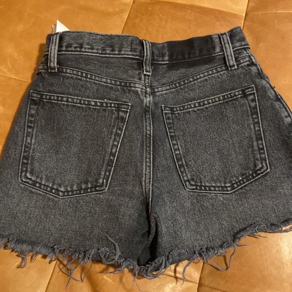 Black button up natural rise A & F shorts - Picture 4 of 4